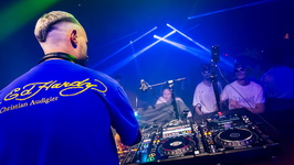  MG 7479 Groove Circle